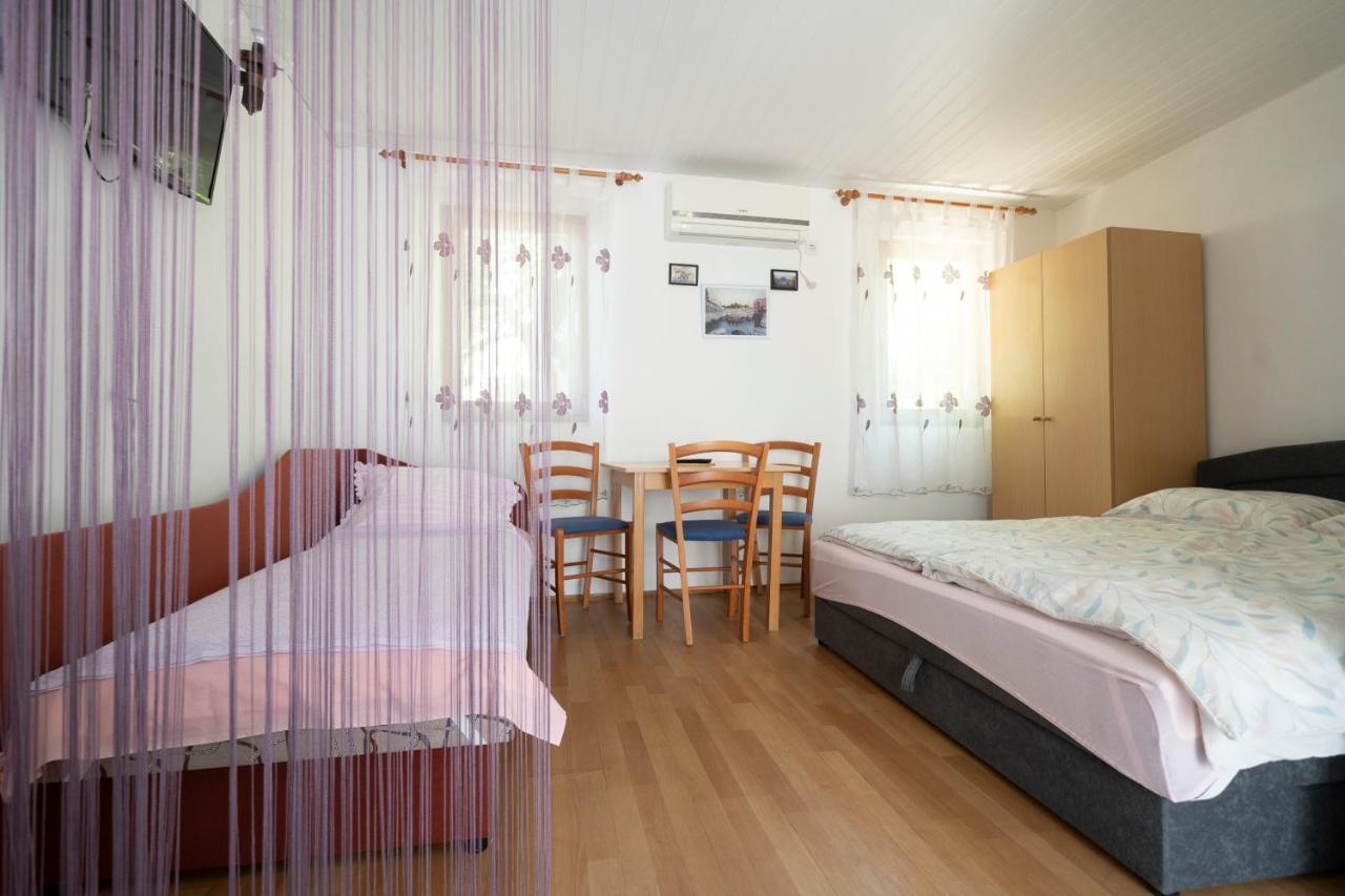 Studio Apartman Ema ゴルニ・カリン エクステリア 写真